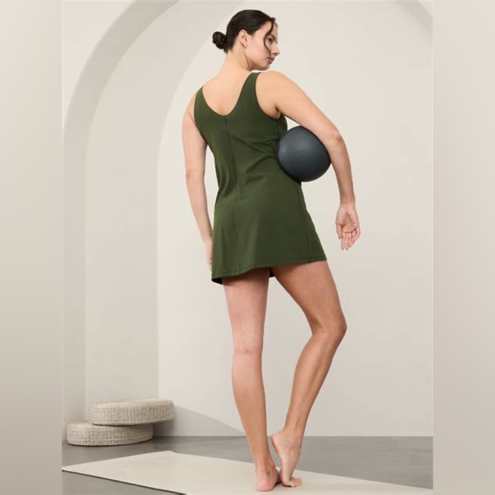 🆕 Athleta Transcend Dress – Aspen Olive – Small Petite – NWT